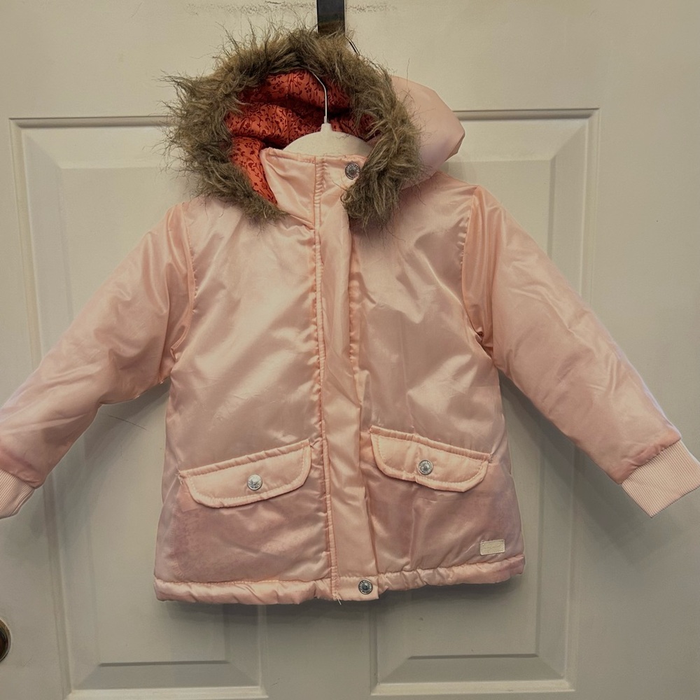 7 for all mankind pale pink winter coat 3T. Attached fur trimmed hood. Decent
